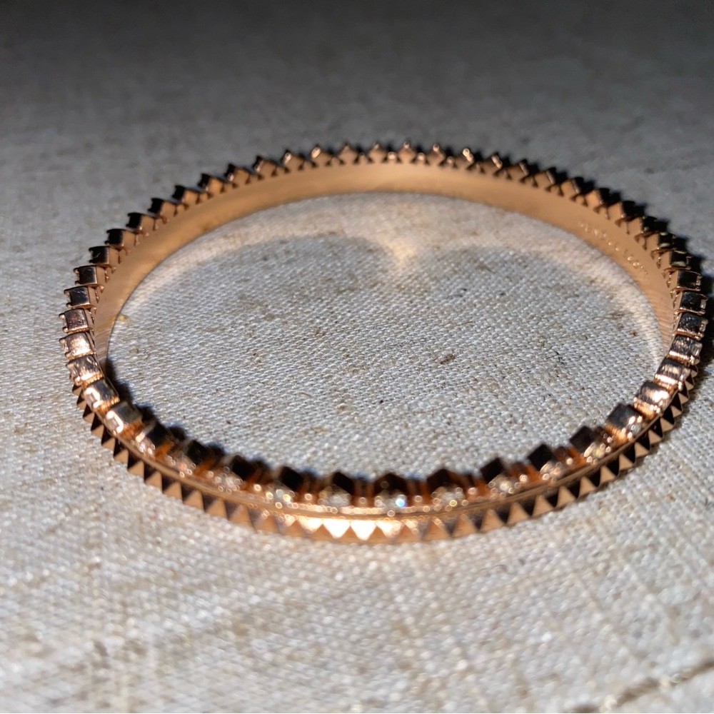 🩵KENDRA SCOTT🩵 Rose gold and crystal crown bangle